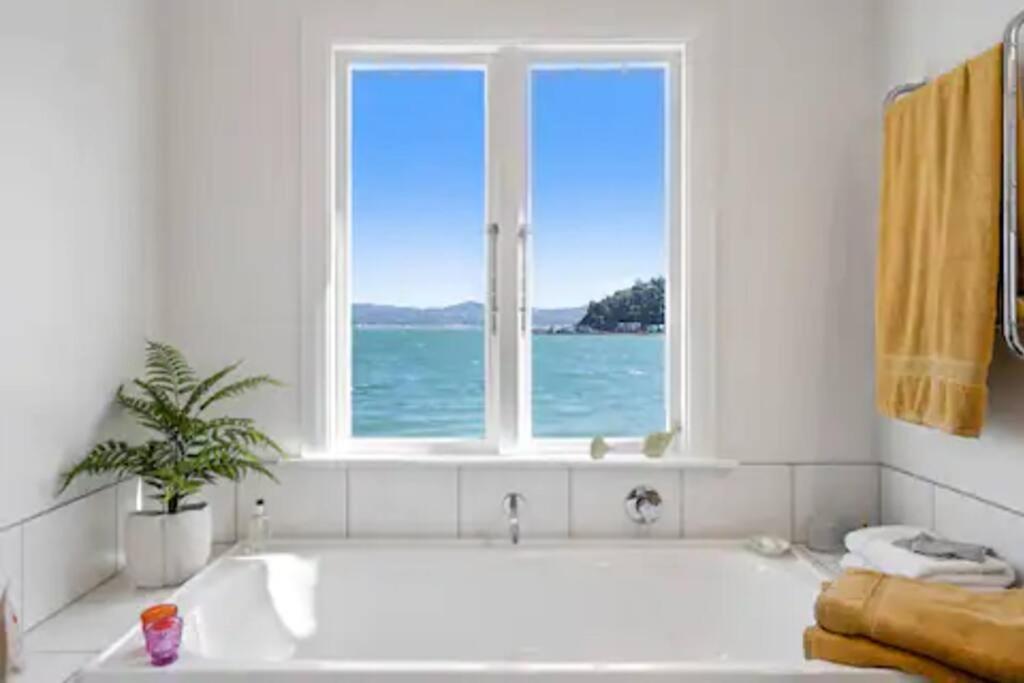 Seaglass Cottage Lower Hutt Bagian luar foto